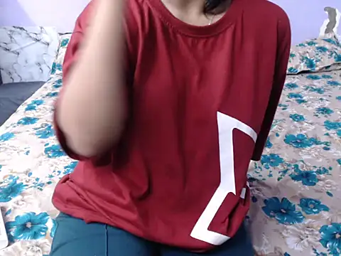 Snapshot of Freya_nia chatting on 10/04/25, 03:43 Freya nia online show from 10/04/25, 03:43