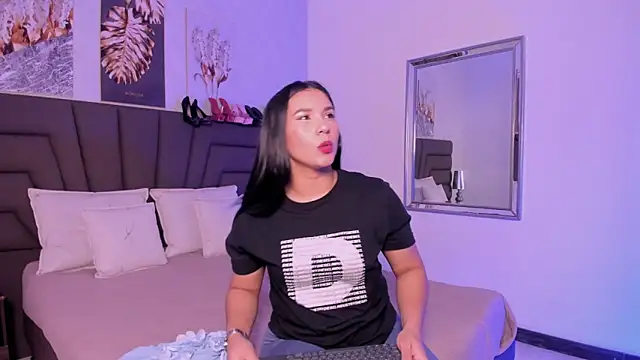 Sofi Perez  online show from 03/02/26, 11:17