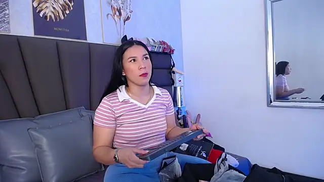 Sofi Perez  online show from 05/19/26, 11:16