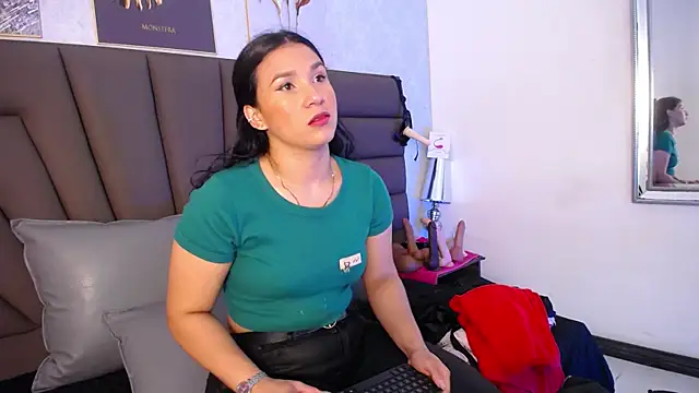 Sofi Perez  online show from 05/21/26, 11:17