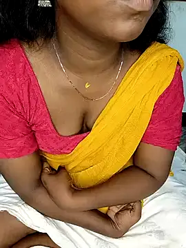 Snapshot of tamilachi4u chatting on 12/27/24, 05:37 tamilachi4u online show from 12/27/24, 05:37