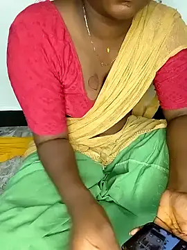 Snapshot of tamilachi4u chatting on 01/02/25, 07:51 tamilachi4u online show from 01/02/25, 07:51