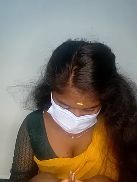 Snapshot of tamilachi4u chatting on 03/08/25, 04:39 tamilachi4u online show from 03/08/25, 04:39