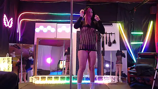 Snapshot of MadisonMarie chatting on 01/18/25, 09:45 MadisonMarie online show from 01/18/25, 09:45