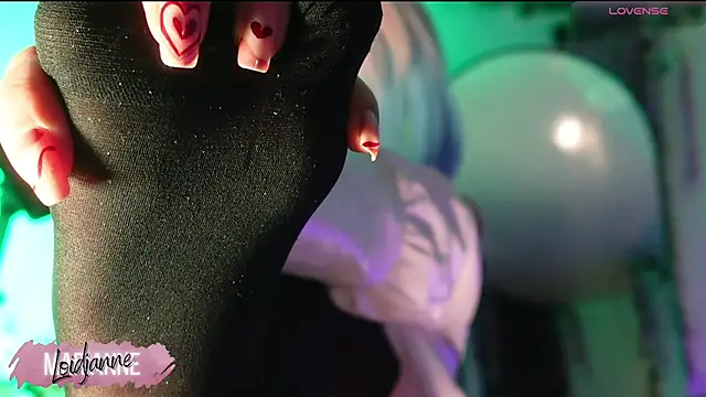 Snapshot of loIijanne chatting on 09/24/25, 03:32 loIijanne online show from 09/24/25, 03:32