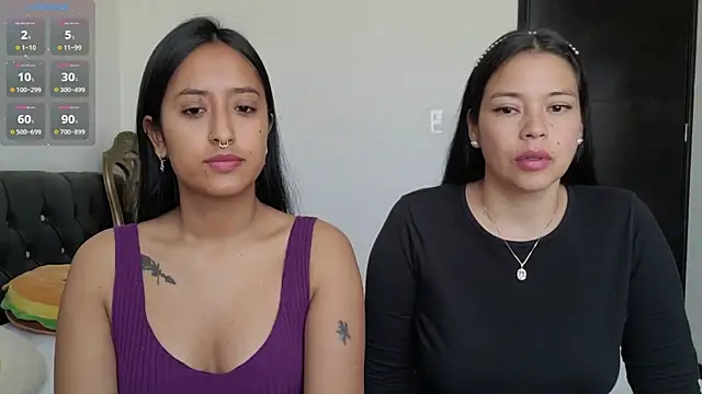 Snapshot of 2SummerLove1 chatting on 12/11/24, 12:02 2SummerLove1 online show from 12/11/24, 12:02