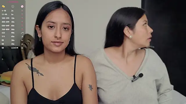 Snapshot of 2SummerLove1 chatting on 12/27/24, 02:33 2SummerLove1 online show from 12/27/24, 02:33