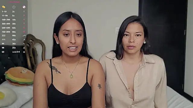 Snapshot of 2SummerLove1 chatting on 12/28/24, 07:54 2SummerLove1 online show from 12/28/24, 07:54