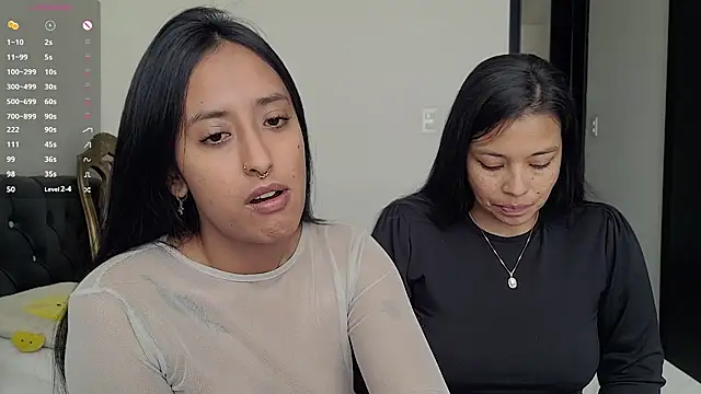 Snapshot of 2SummerLove1 chatting on 12/31/24, 03:53 2SummerLove1 online show from 12/31/24, 03:53