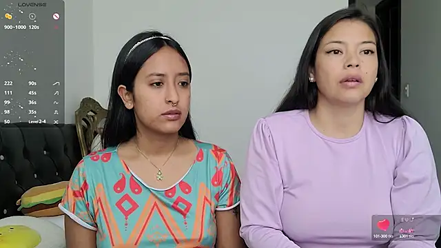 Snapshot of 2SummerLove1 chatting on 02/21/25, 03:10 2SummerLove1 online show from 02/21/25, 03:10