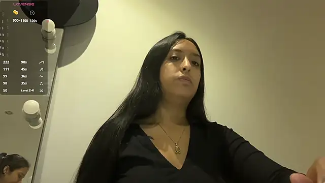 Snapshot of 2SummerLove1 chatting on 02/26/25, 12:27 2SummerLove1 online show from 02/26/25, 12:27