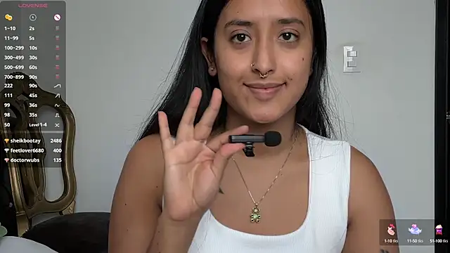 Snapshot of 2SummerLove1 chatting on 03/02/25, 03:48 2SummerLove1 online show from 03/02/25, 03:48