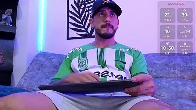 Snapshot of Bruno_Mattos chatting on 12/17/25, 07:09 Bruno Mattos online show from 12/17/25, 07:09