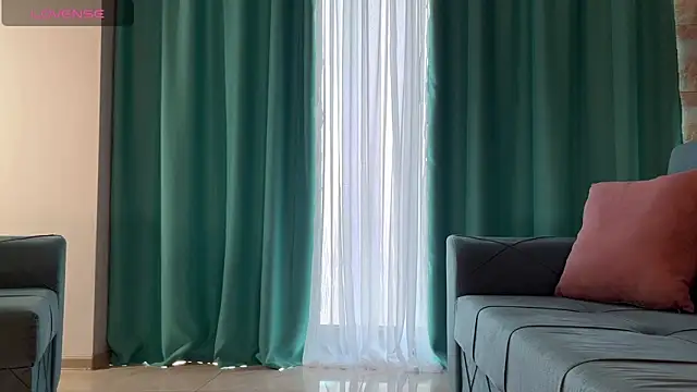 Snapshot of UrGoddessJenny chatting on 09/24/25, 12:19 UrGoddessJenny online show from 09/24/25, 12:19