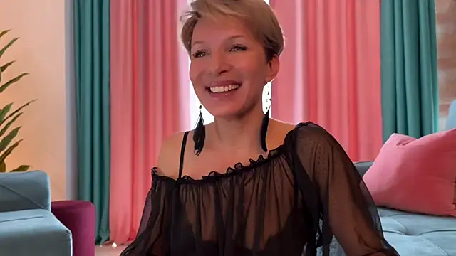 Snapshot of UrGoddessJenny chatting on 10/27/25, 11:03 UrGoddessJenny online show from 10/27/25, 11:03