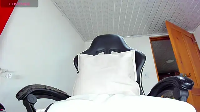 Holly Sailt online show from 04/13/26, 07:19