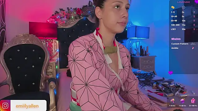 EmilyAllen  online show from 12/19/24, 05:51