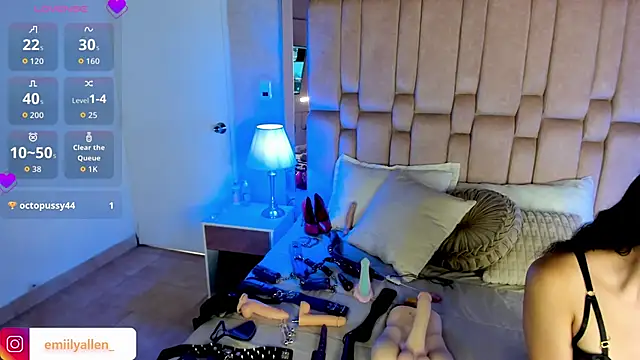 EmilyAllen  online show from 10/09/25, 03:48