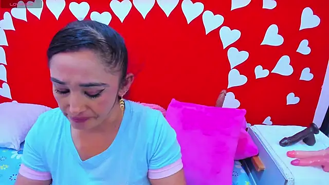 Snapshot of charlotte-11 chatting on 03/12/25, 06:00 charlotte-11 online show from 03/12/25, 06:00