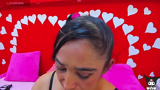 Snapshot of charlotte-11 chatting on 03/17/25, 06:32 charlotte-11 online show from 03/17/25, 06:32