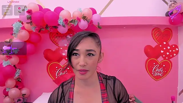 Snapshot of charlotte-11 chatting on 09/11/25, 04:29 charlotte-11 online show from 09/11/25, 04:29