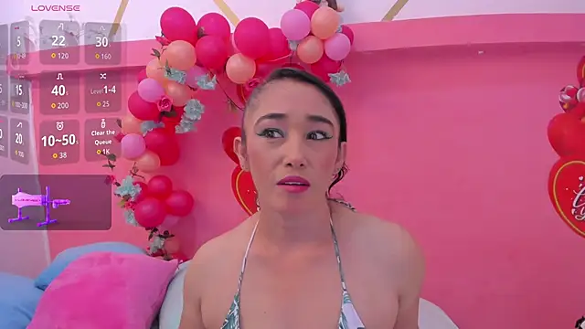 Snapshot of charlotte-11 chatting on 09/29/25, 05:18 charlotte-11 online show from 09/29/25, 05:18