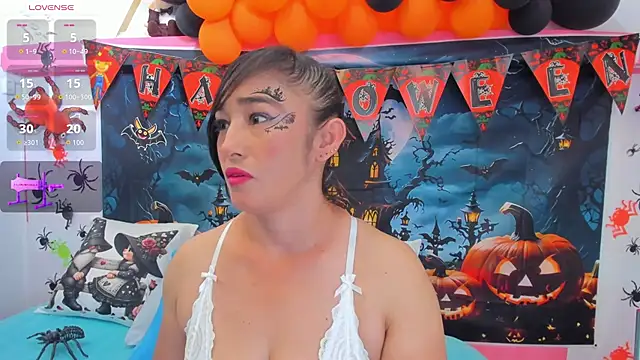 Snapshot of charlotte-11 chatting on 10/13/25, 03:12 charlotte-11 online show from 10/13/25, 03:12