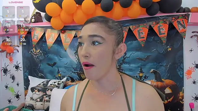 Snapshot of charlotte-11 chatting on 10/15/25, 06:41 charlotte-11 online show from 10/15/25, 06:41