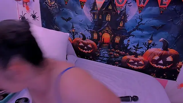 Snapshot of charlotte-11 chatting on 10/18/25, 03:24 charlotte-11 online show from 10/18/25, 03:24