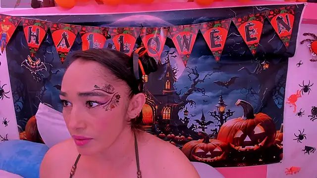 Snapshot of charlotte-11 chatting on 10/27/25, 03:16 charlotte-11 online show from 10/27/25, 03:16