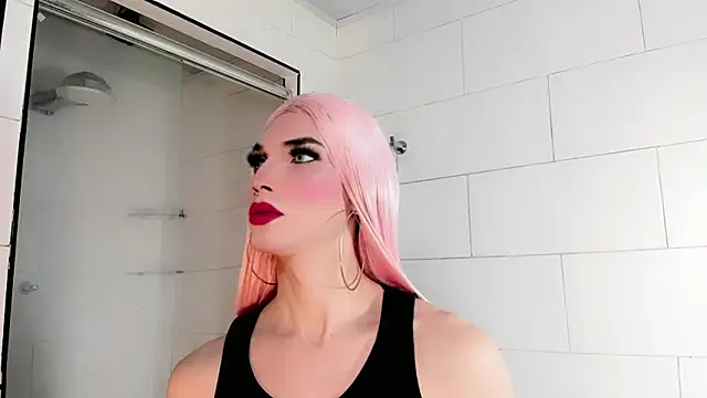 Snapshot of Victoria_Kastelo chatting on 10/28/25, 07:05 Victoria Kastelo online show from 10/28/25, 07:05