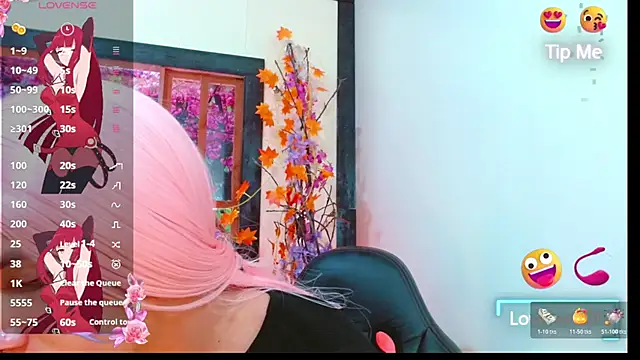 Snapshot of Victoria_Kastelo chatting on 10/31/25, 02:07 Victoria Kastelo online show from 10/31/25, 02:07