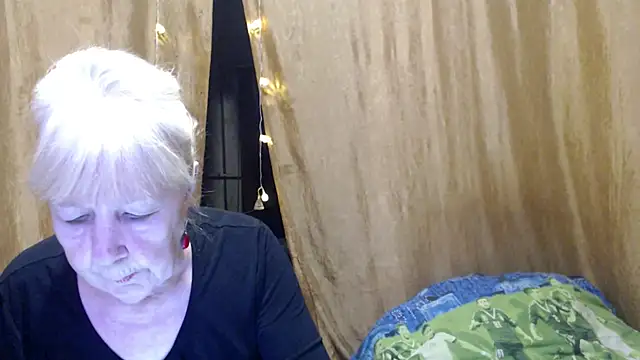 Snapshot of _Estelitta_5 chatting on 01/18/25, 06:53  Estelitta 5 online show from 01/18/25, 06:53