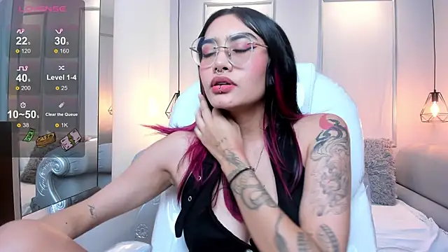 Snapshot of AzuraKindong chatting on 01/09/25, 01:18 AzuraKindong online show from 01/09/25, 01:18