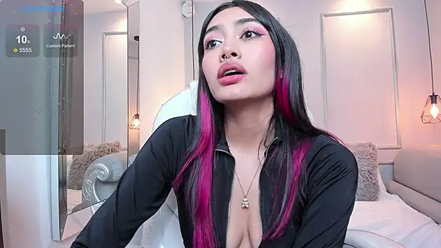 Snapshot of AzuraKindong chatting on 02/18/25, 02:05 AzuraKindong online show from 02/18/25, 02:05