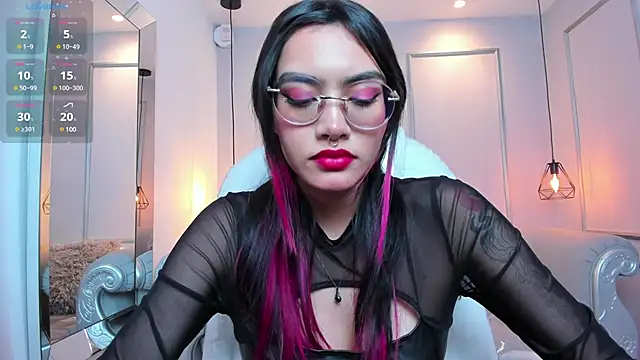 Snapshot of AzuraKindong chatting on 03/08/25, 10:45 AzuraKindong online show from 03/08/25, 10:45