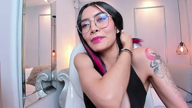 Snapshot of AzuraKindong chatting on 03/20/25, 01:46 AzuraKindong online show from 03/20/25, 01:46