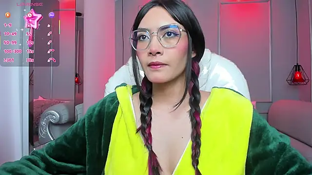 AzuraKindong online show from 12/15/25, 07:18