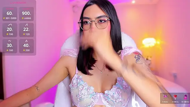 AzuraKindong online show from 04/14/26, 07:20