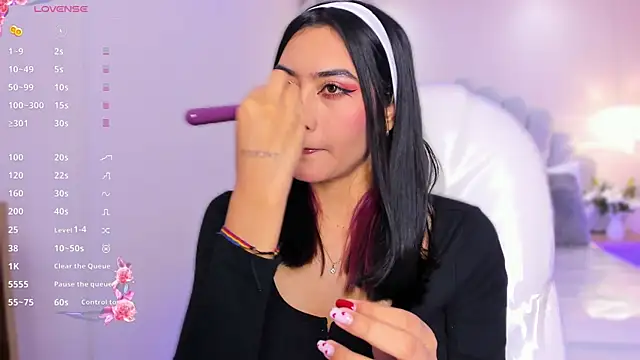 AzuraKindong online show from 06/01/26, 07:15