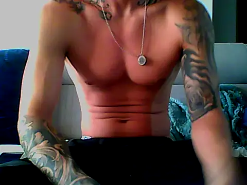 Skater29xx2 online show from 02/11/25, 02:24