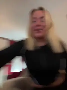 Snapshot of ChristyAdair chatting on 01/01/25, 04:50 ChristyAdair online show from 01/01/25, 04:50