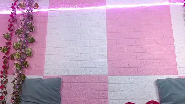 AnyaFloyd69 online show from 01/19/25, 11:43