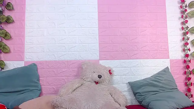 AnyaFloyd69 online show from 01/20/25, 08:07