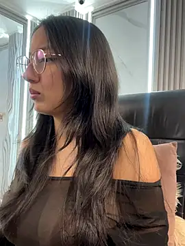 AnyaFloyd69 online show from 12/03/25, 09:02