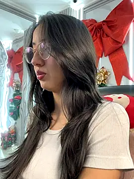 AnyaFloyd69 online show from 12/17/25, 08:59