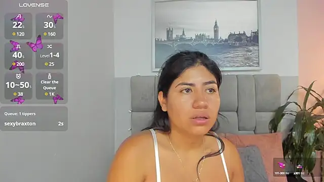Snapshot of hottie_mine_ chatting on 01/28/25, 07:10 hottie mine  online show from 01/28/25, 07:10