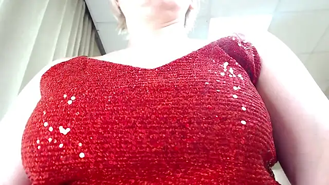 Snapshot of BlondeBrilliant7 chatting on 01/18/25, 12:26 BlondeBrilliant7 online show from 01/18/25, 12:26