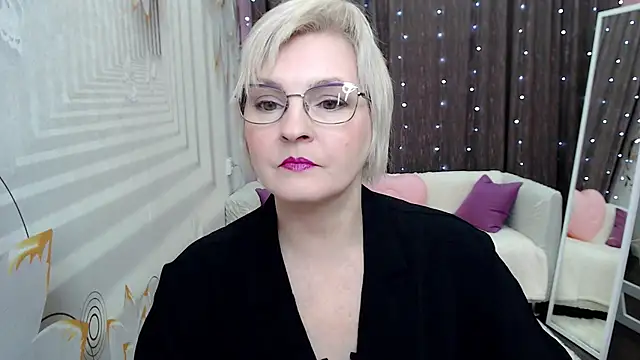 Snapshot of BlondeBrilliant7 chatting on 01/21/25, 05:38 BlondeBrilliant7 online show from 01/21/25, 05:38
