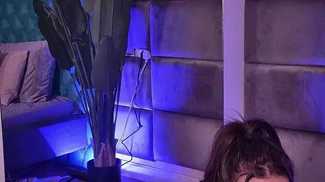 Snapshot of SecretSienna chatting on 11/10/25, 04:44 SecretSienna online show from 11/10/25, 04:44